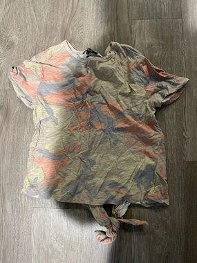 Lightweight Tie-Front Tee in Coral, Gray & Cream